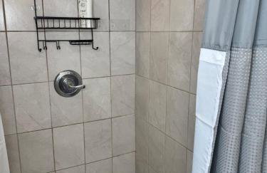 Julie's Cozy 2 Bedroom Basement Apartment - Foto 32