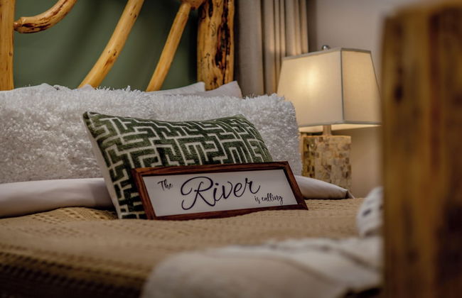 Rayleigh River Retreat - Garden Oasis - Photo 18