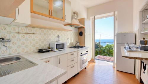 2 Bedroom Amazing Apartment In Semorile - Foto 3