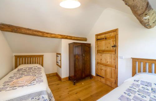 Stone House - Photo 14