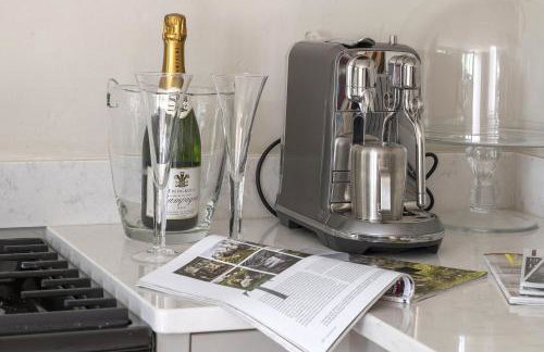 Little House - Photo 13