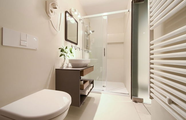 Vibrant and Elegant Downtown Krk Apartments - Photo 36