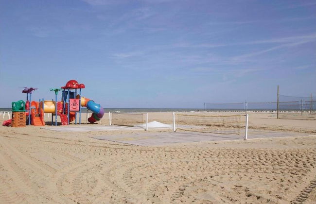 Nice Chalet with Terrace near Sea - Foto 37