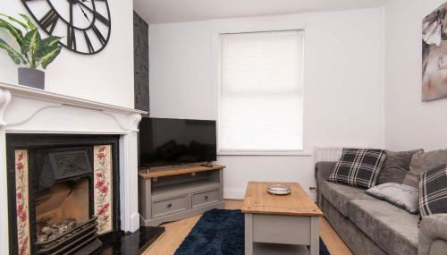 Modern 3 Bedroom Home in Central Rugby w Parking - Foto 1