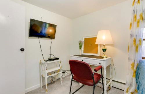 Milford Family Home with Koi Pond and Porch! - Foto 24