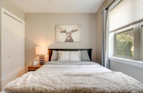 Tranquil Lakefront Cabin Fire Pit, Grill and Patio - Foto 18