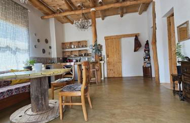 Nature Sanctuary, a semi-detached house on an ecological & sustainable farm - Foto 10