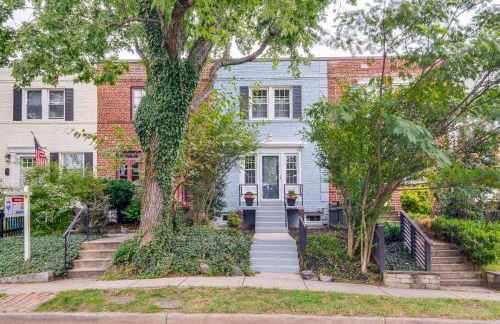 1 Mi to Old Town Alexandria Townhome with Patio - Foto 2