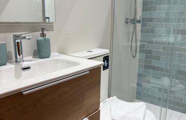 Ático con Terraza Privada en Granada Centro Parking Gratis - Foto 10