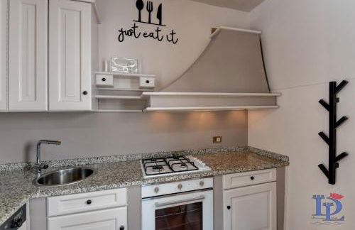 SWAROVSKI Family apartment with pool DesenzanoLoft Official Partner Homes & Villas by Marriott Bonvoy - Foto 2