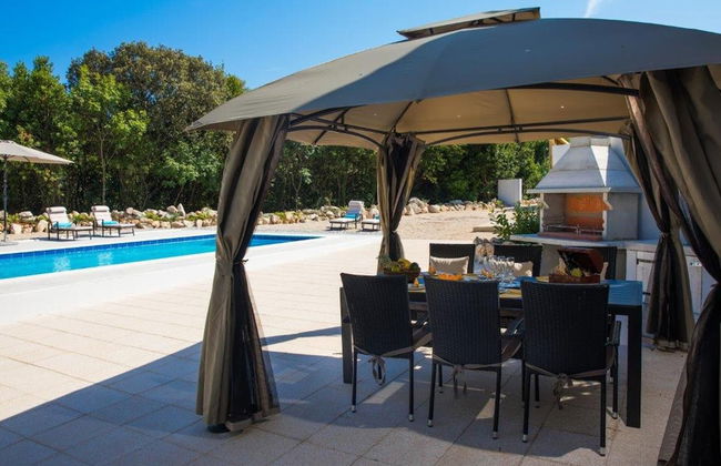 Beautiful 4-bed Villa for up to 10 Guests - Foto 11