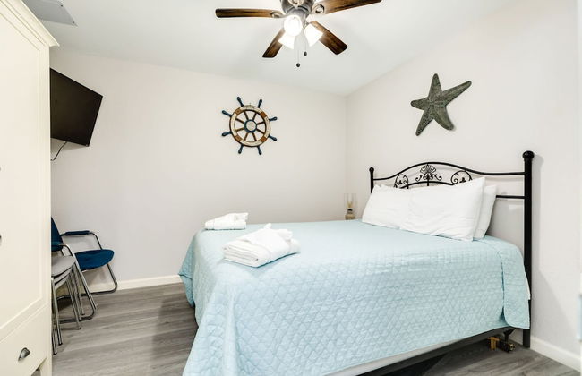 Seaside and Breezy Condo at the Victorian - Foto 54