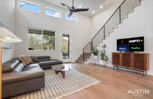 Luxurious Modernism with Private Hot Tub and Garage - Foto 3