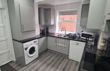 Lovely 2-bedroom house close to Media City. - Foto 11