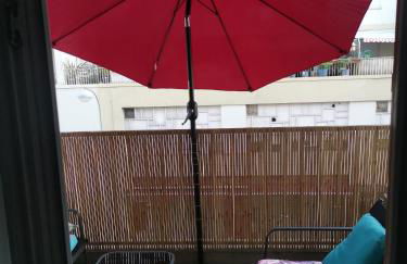 The NICE - 3 rooms, 3air cond, 3TV, 3fans, 2 wc, WIfi everywhere 5min aeroport, train, beach, 1min tram, 15 min centre, port, parking possible - Foto 16