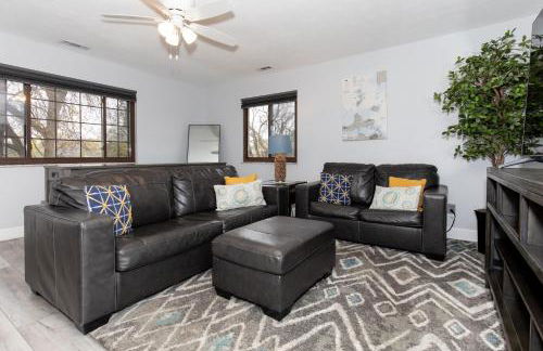 Modern Condo Central Huron Boat Basin Area - Foto 34