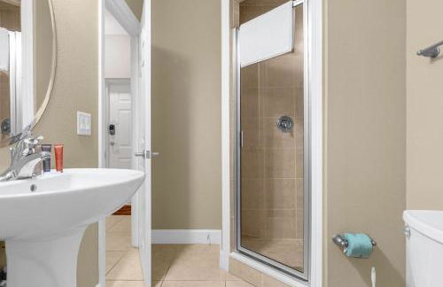 Sunny Summer in FL - Relax in a TownHome by Disney! - Foto 26