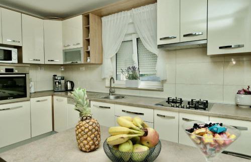 Apartment Mario - with pool - Foto 7