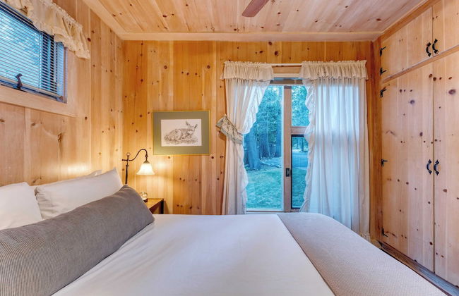 Lakefront Haven by Avantstay Minutes to Ski Resorts Private Dock - Photo 24