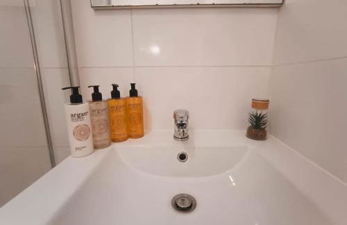 Studio calme et lumineux près de la gare - Photo 11