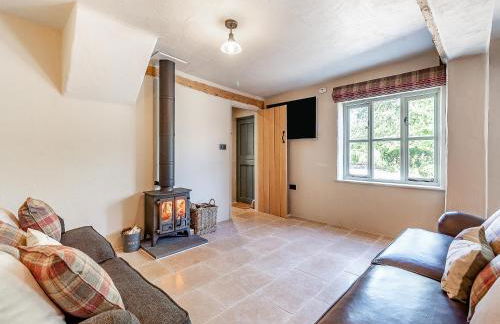 Queens Barn - Photo 5