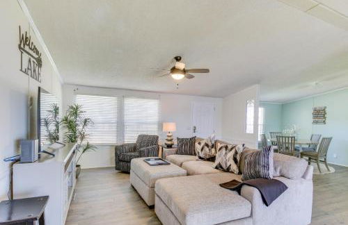 Lakefront Prosperity Home with Private Boat Dock - Foto 3