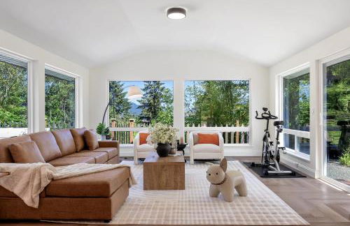 Modern Mountain View Getaway w Huge Outdoor Space - Foto 8