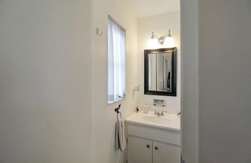 2 BR second story condo close to beaches - Foto 18