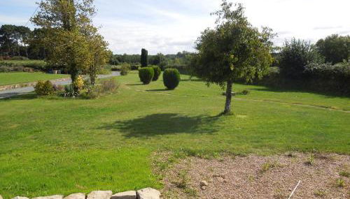 En Bretagne, villa de 2 à 8 pers , meublé de tourisme 3 étoiles nichée dans un écrin de verdure à 2500m de la plage - Foto 2