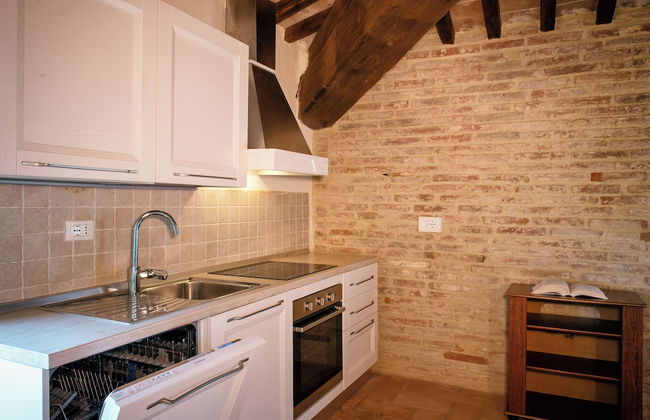 Villaluce Wine Agriturismo - Photo 14