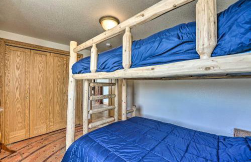 Lakefront Country Home with Waterslide and Trampoline! - Foto 28