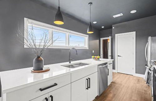 Sunset-Expansive Patio & Hot Tub-Mins to Broadway - Foto 12