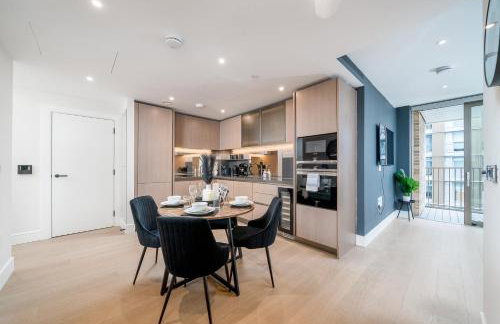 Modern- Battersea Power Station 2-Bed Apartment with Balcony - Foto 4