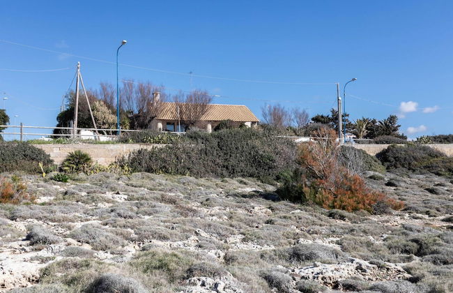 Emma's Villa facing the sea with swimming pool - Foto 34