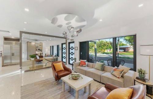 Tiki Hut Paradise Mins to Beach w Fire Pit - Foto 10