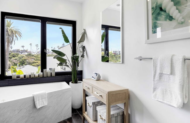 Steps to Beach+shops, Oceanview, Hot Tub+firepit Moonlight Modern by Avantstay - Foto 19