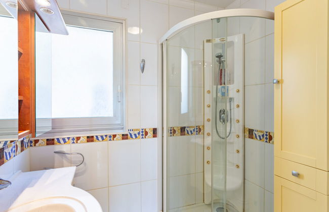 1 bedroom Apartment in Bormes-les-Mimosas with swimming pool and terrace - Photo 17