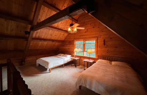 Rustic Ridge Log Cabin: Hot Tub, Games, Views! - Foto 16