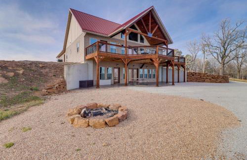 Spacious Harrison Vacation Rental with Deck and Views! - Foto 1
