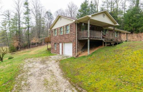 Carries Cottage- Hot Tub, Firepit, Covered Deck - Foto 4