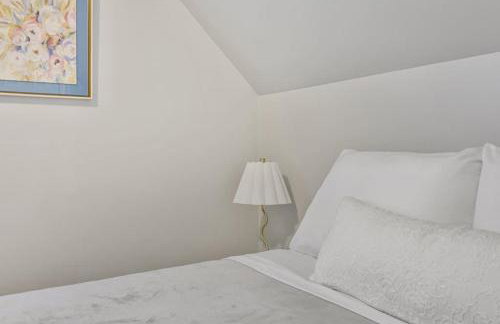 Cozy Chic 4BD 2BA Home in St Charles - Foto 26