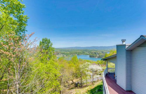Lake-View Condo with Covered Deck in Hiawassee! - Foto 22
