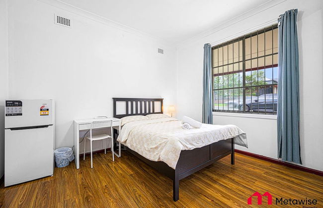 Metawise/parramatta Cozy Room With Furniture Wifi - Photo 2
