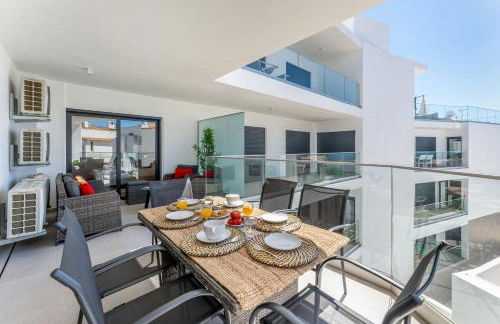 Stunning 3 BDR Flat W/ Rooftop Pool by LovelyStay - Foto 24