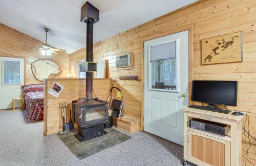 Woodland Cabin with Fishing, ATV and Snowmobile Trails - Foto 6