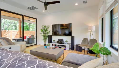 Chic Austin House with Spacious Backyard and Hammock - Foto 5