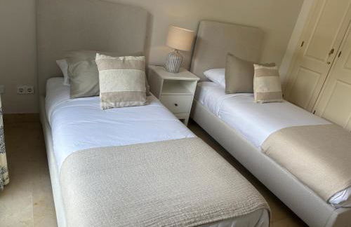 Apartment in El Presidente Beach Side New Golden Mile - Photo 18