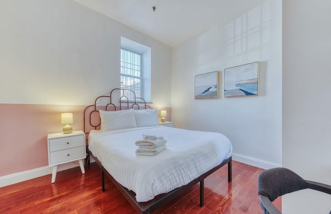 Stairway 3BR Apt w W D Ideal for Groups - Foto 7