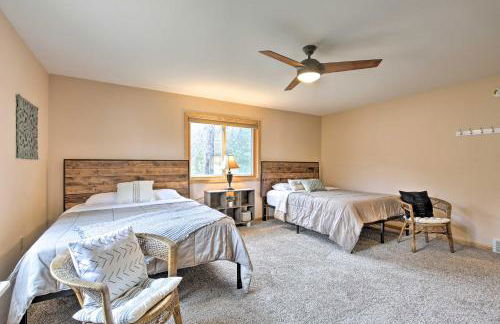 Cozy Dam Lake Escape with Dock, Yard and Water Access! - Foto 16