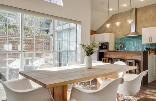 3-BD 2-BA Northern Dallas Retreat Hot Tub and BBQ - Photo 10